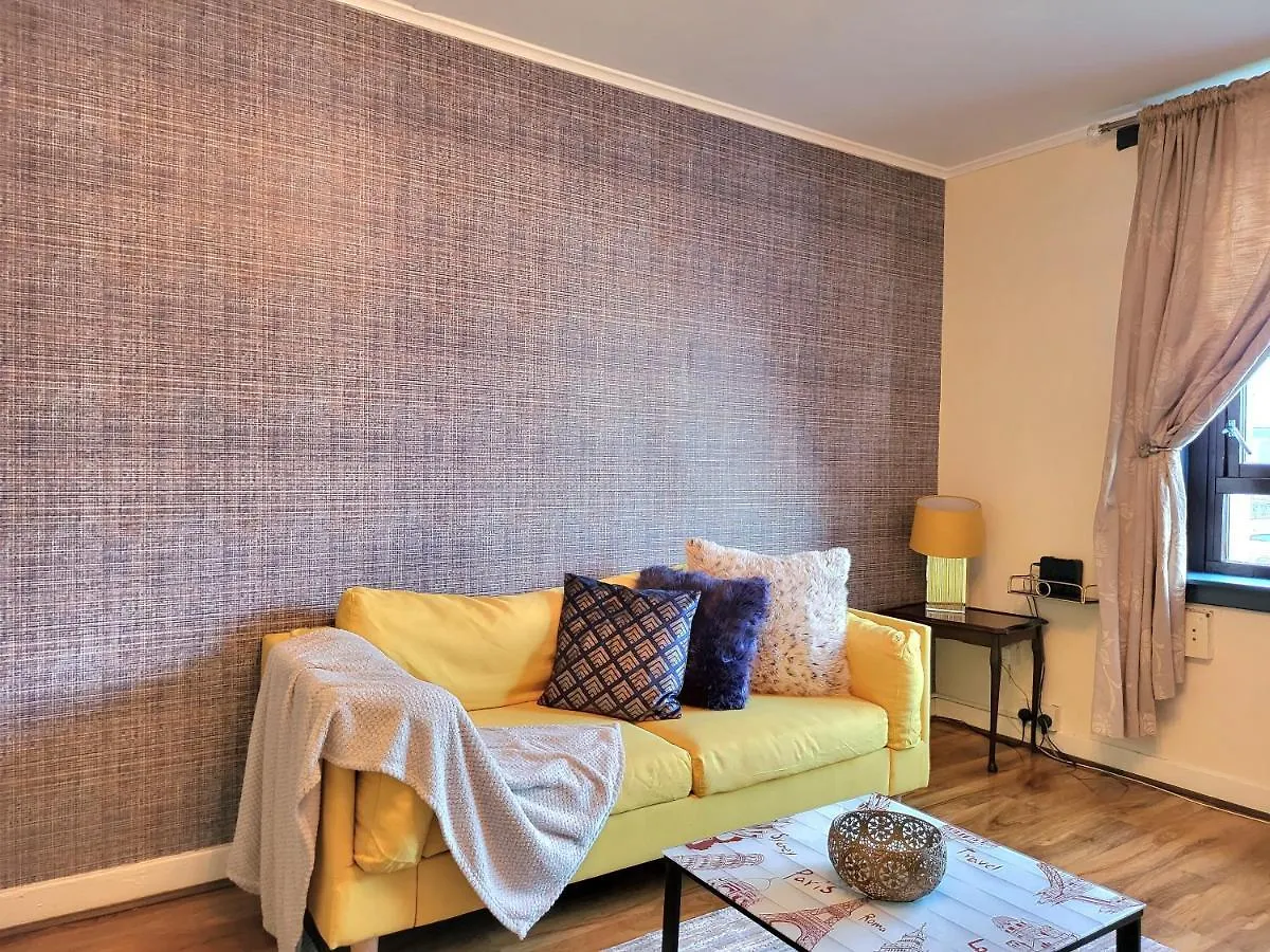 3 Bedroom Aprtmt At Sensational Stay Serviced Accommodation Aberdeen- Froghall Avenue Aberdeen