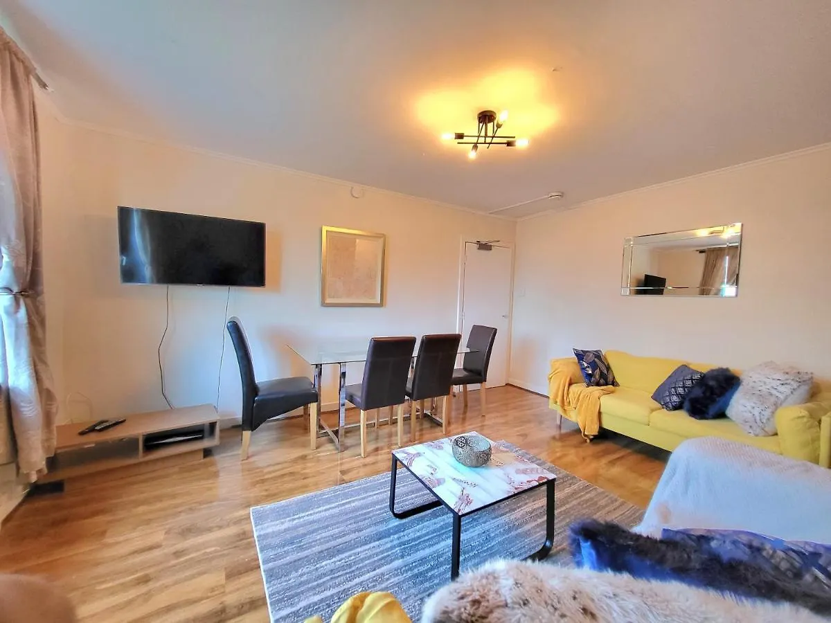 3 Bedroom Aprtmt At Sensational Stay Serviced Accommodation Aberdeen- Froghall Avenue