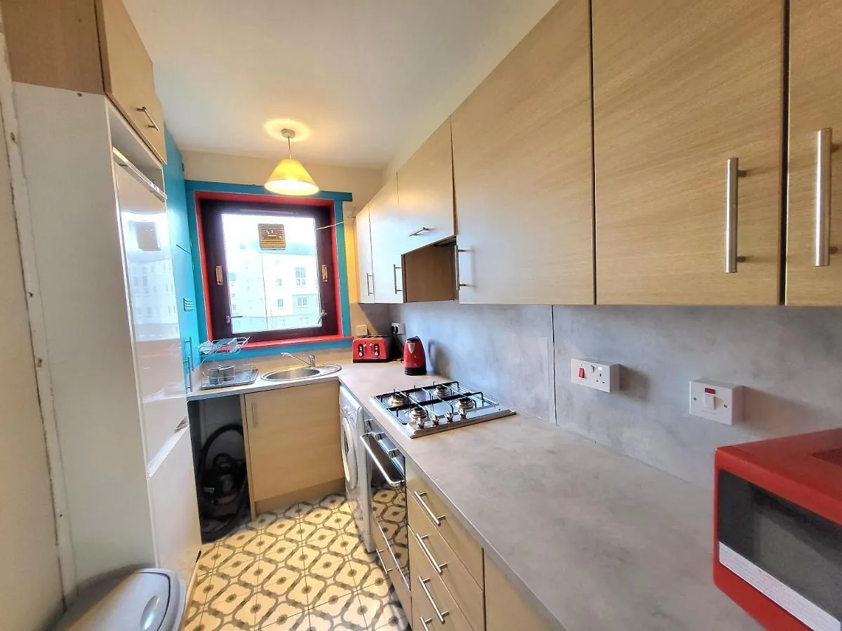 Apartment 3 Bedroom Aprtmt At Sensational Stay Serviced Accommodation Aberdeen- Froghall Avenue United Kingdom