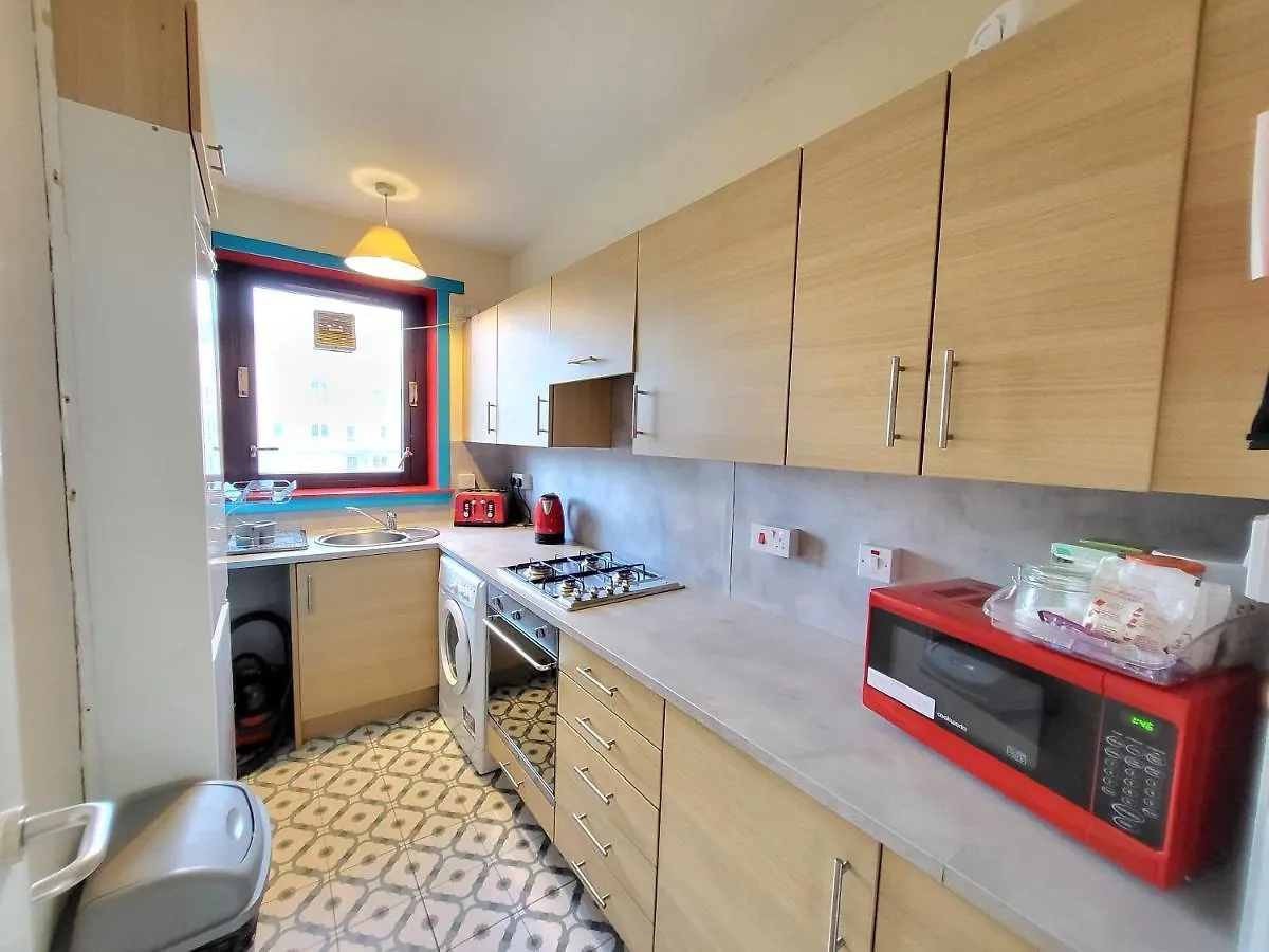 3 Bedroom Aprtmt At Sensational Stay Serviced Accommodation Aberdeen- Froghall Avenue דירה אברדין